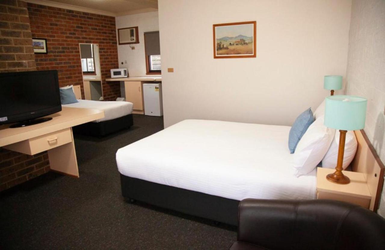 Bega Downs Motor Inn Exterior photo
